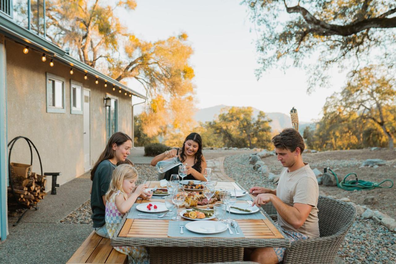 Family Farmhouse By Casa Oso With Views And Spa Villa Ahwahnee Exterior photo